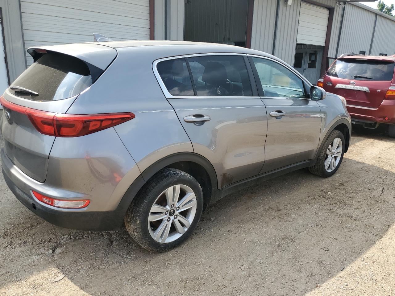 KNDPMCAC2H7039978 2017 Kia Sportage Lx