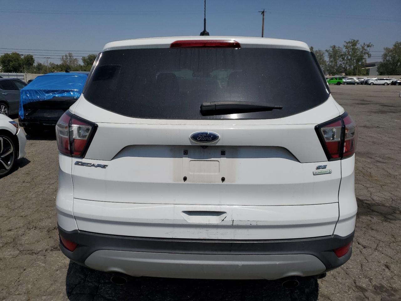 1FMCU0GD8HUC88084 2017 Ford Escape Se