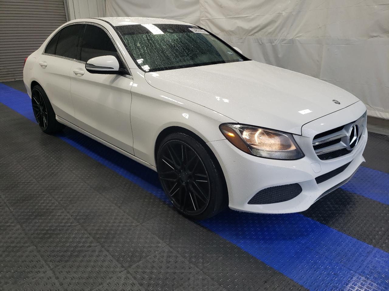 2016 Mercedes-Benz C 300 vin: 55SWF4JBXGU151468