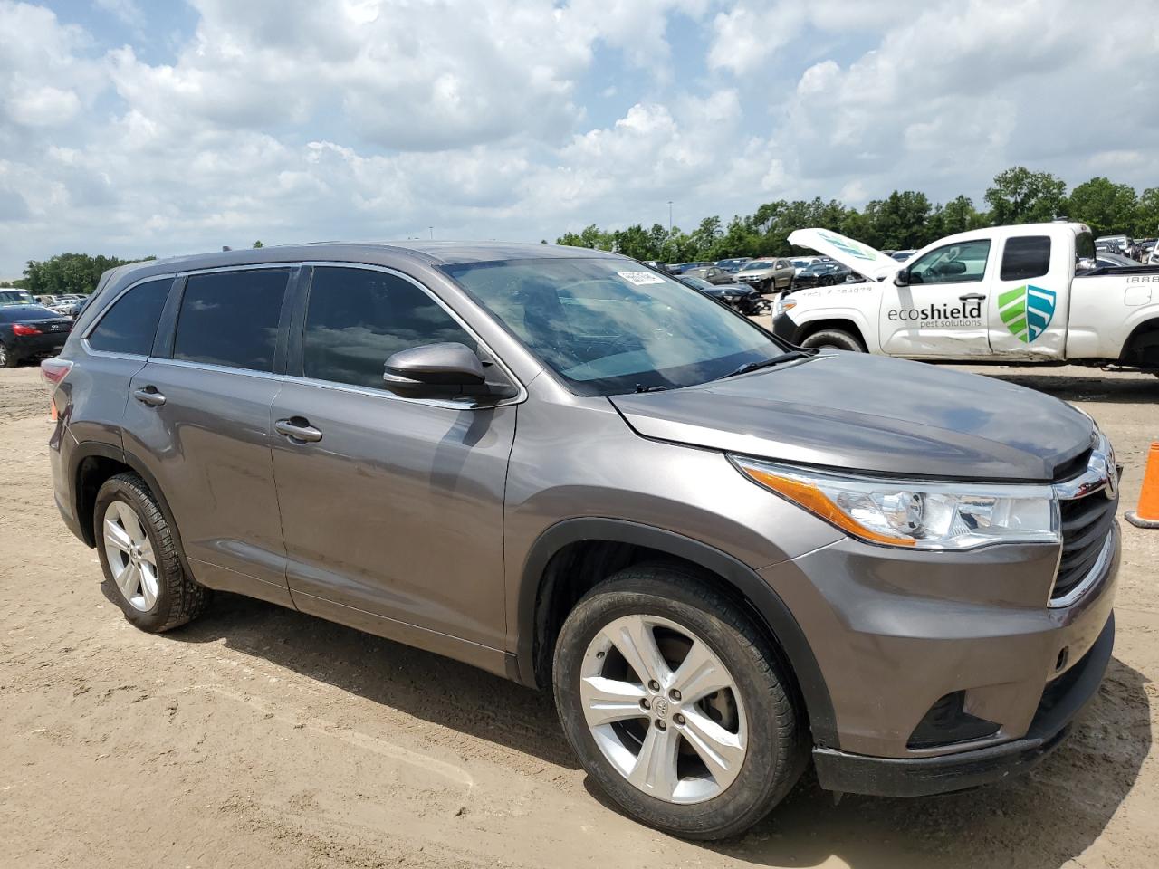 2015 Toyota Highlander Le vin: 5TDZKRFH1FS104179