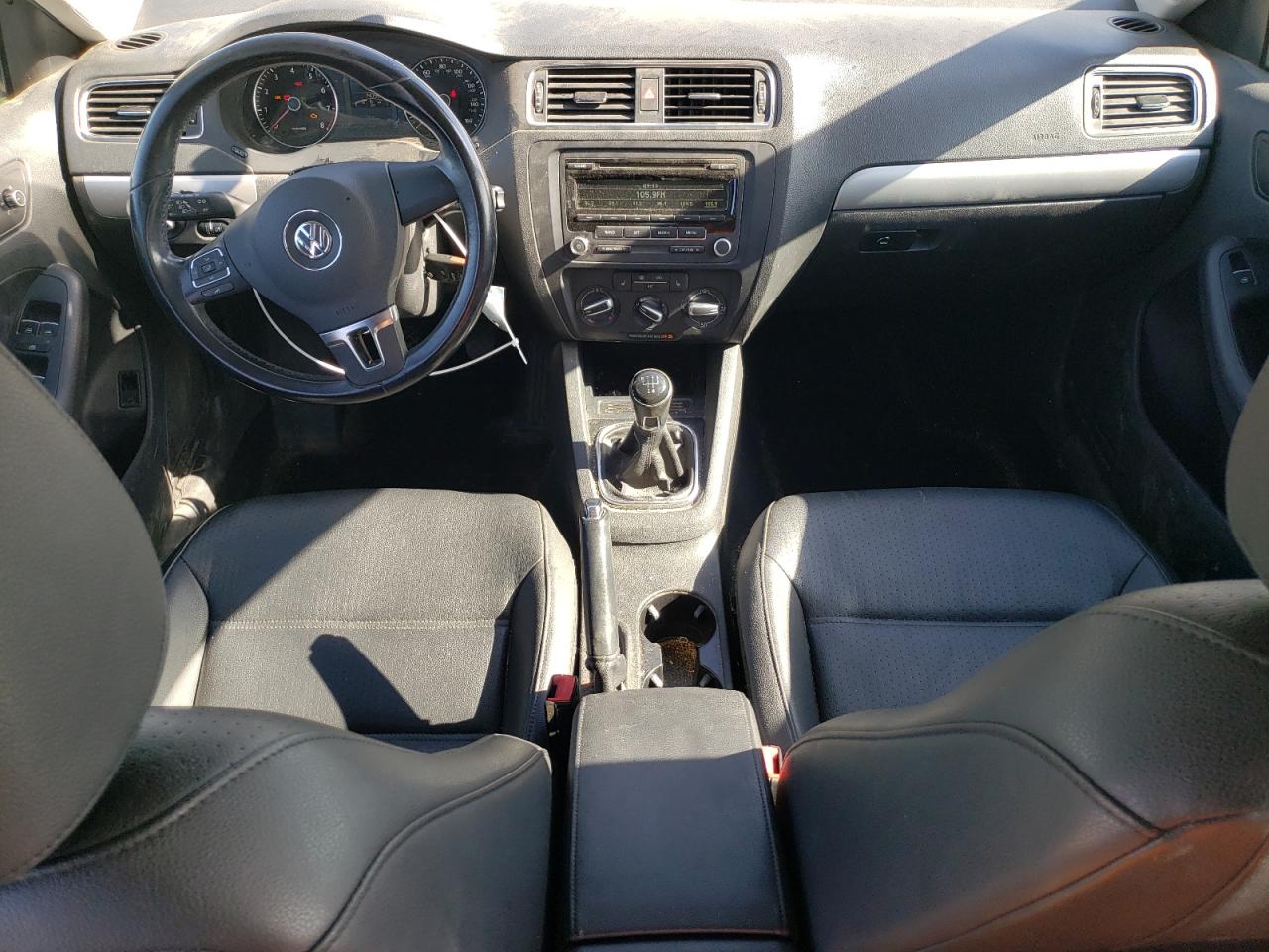 3VWB17AJ2EM402383 2014 Volkswagen Jetta Se