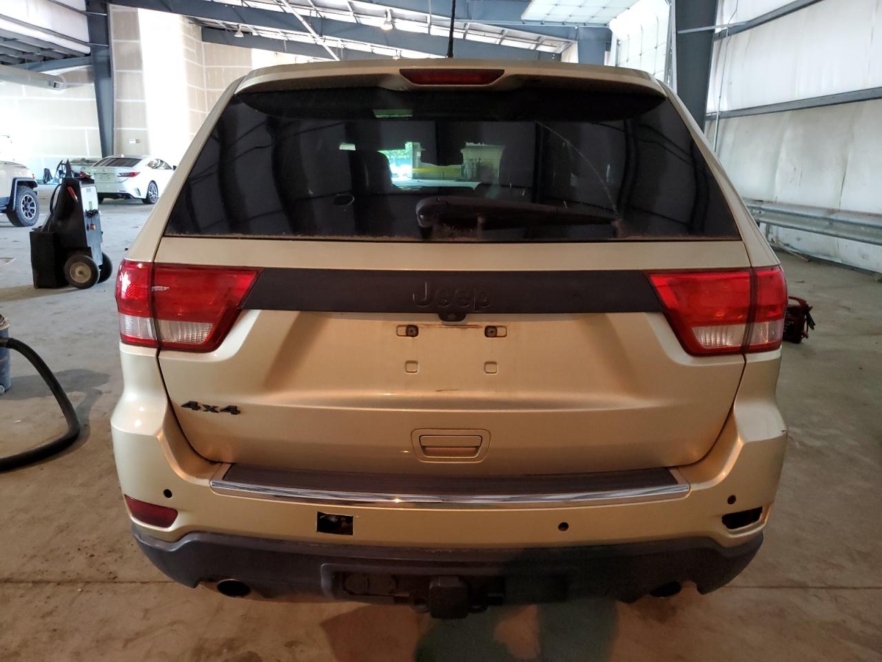 1C4RJFCT7CC132432 2012 Jeep Grand Cherokee Overland