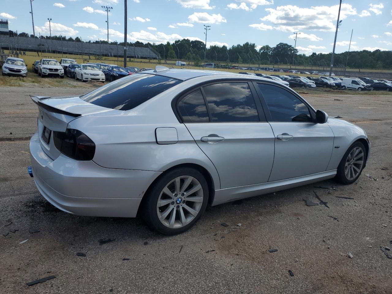 WBAPH7C50BE852147 2011 BMW 328 I