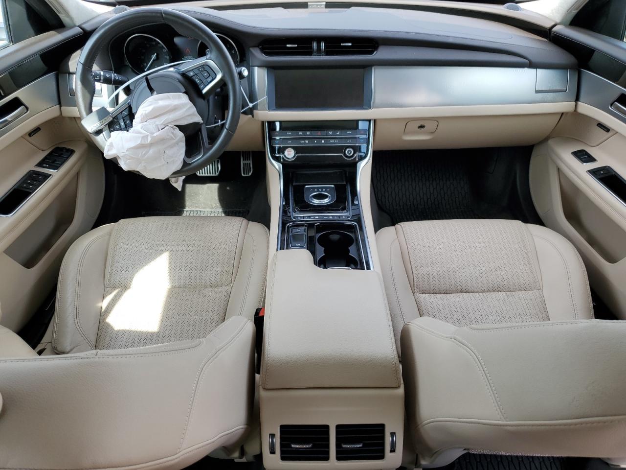 SAJBK4FX5LCY85105 2020 Jaguar Xf Prestige