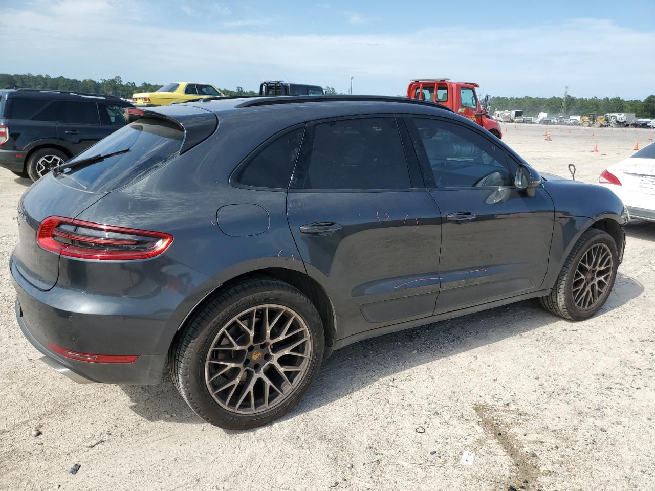 WP1AA2A51HLB06540 2017 Porsche Macan