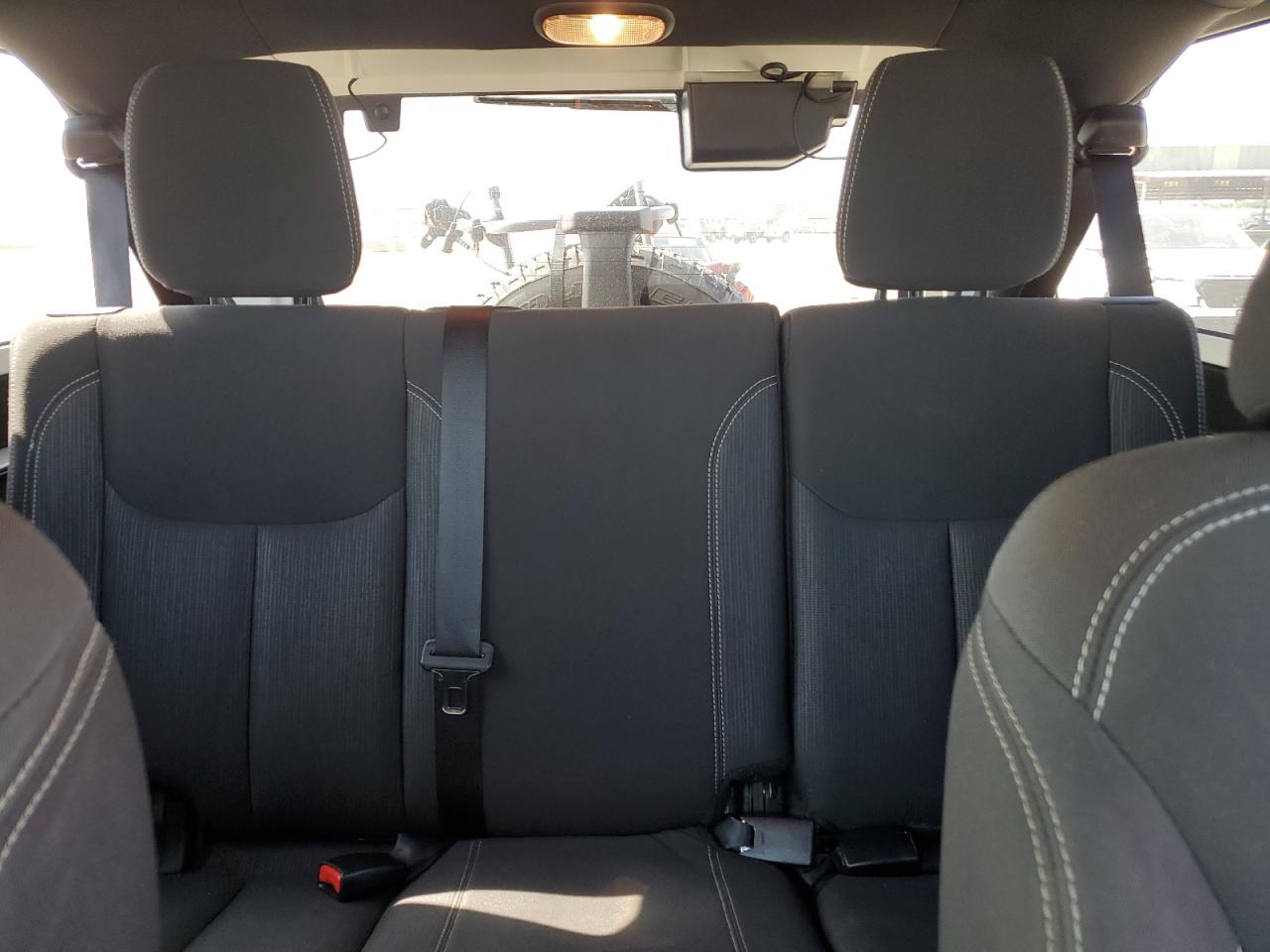 1C4BJWEG5HL684259 2017 Jeep Wrangler Unlimited Sahara