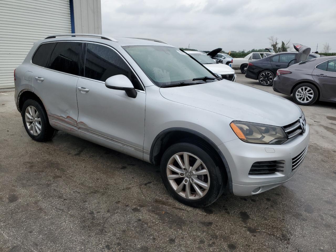 2013 Volkswagen Touareg V6 vin: WVGEF9BP3DD009093