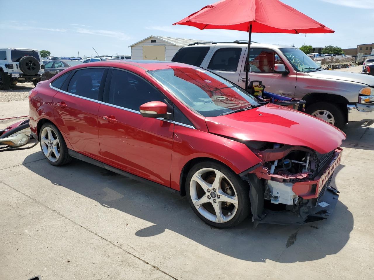 1FAHP3J24CL465907 2012 Ford Focus Titanium