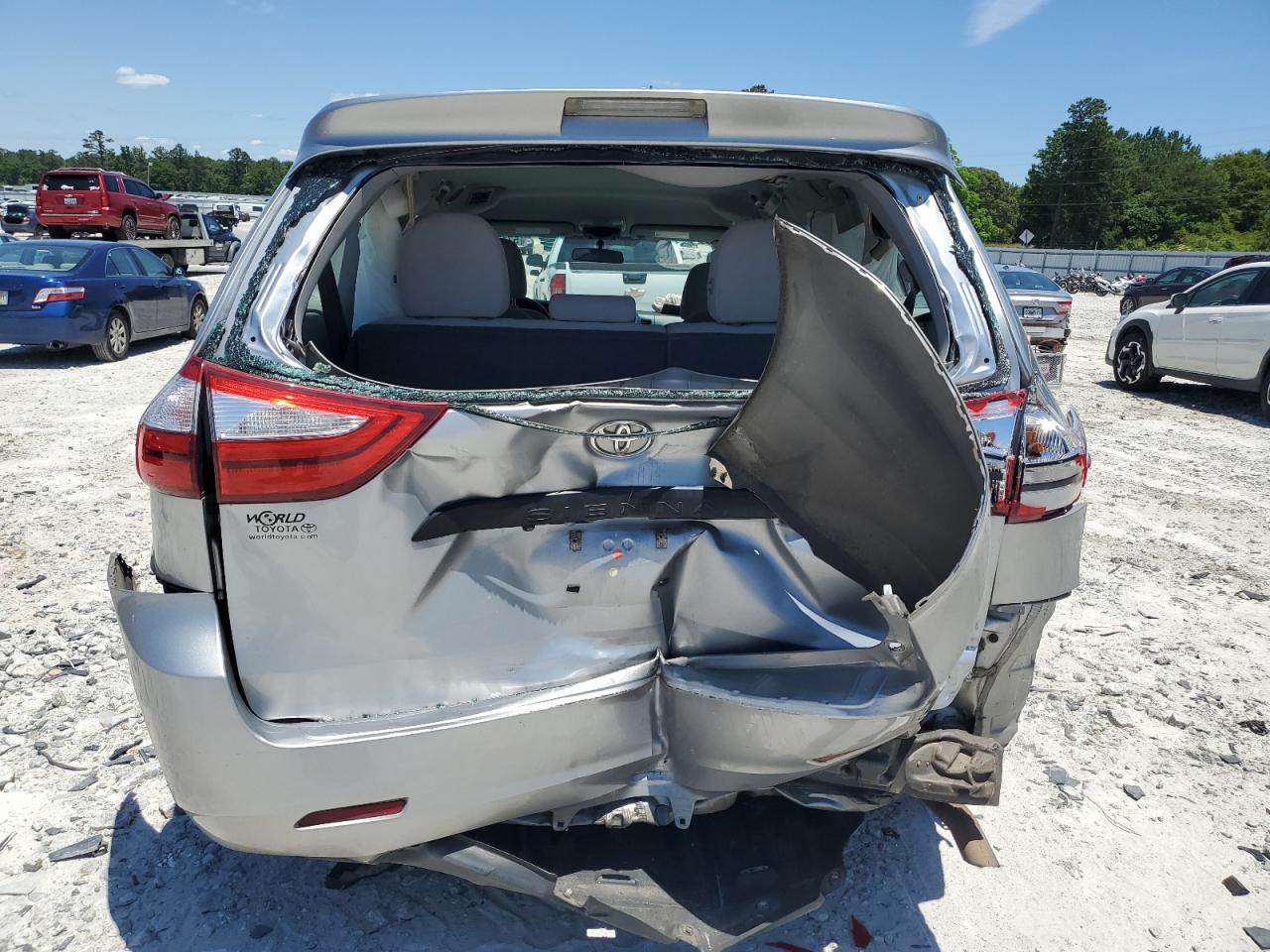 5TDZK3DC8FS536823 2015 Toyota Sienna