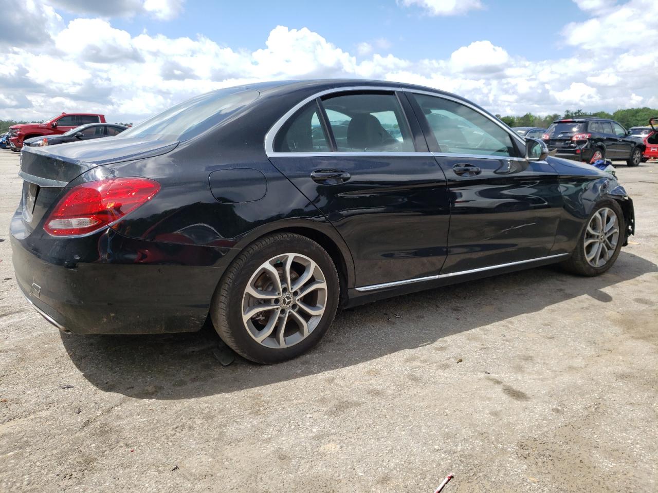 55SWF4JBXJU237774 2018 Mercedes-Benz C 300