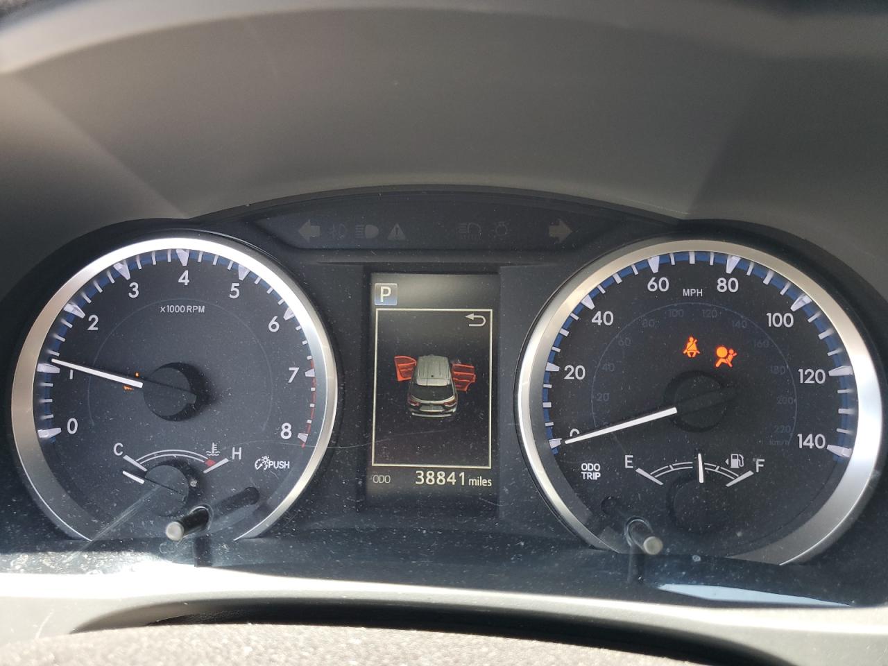 5TDZZRFH3HS228629 2017 Toyota Highlander Le