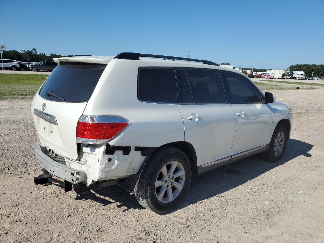 5TDZK3EH3DS113588 2013 Toyota Highlander Base