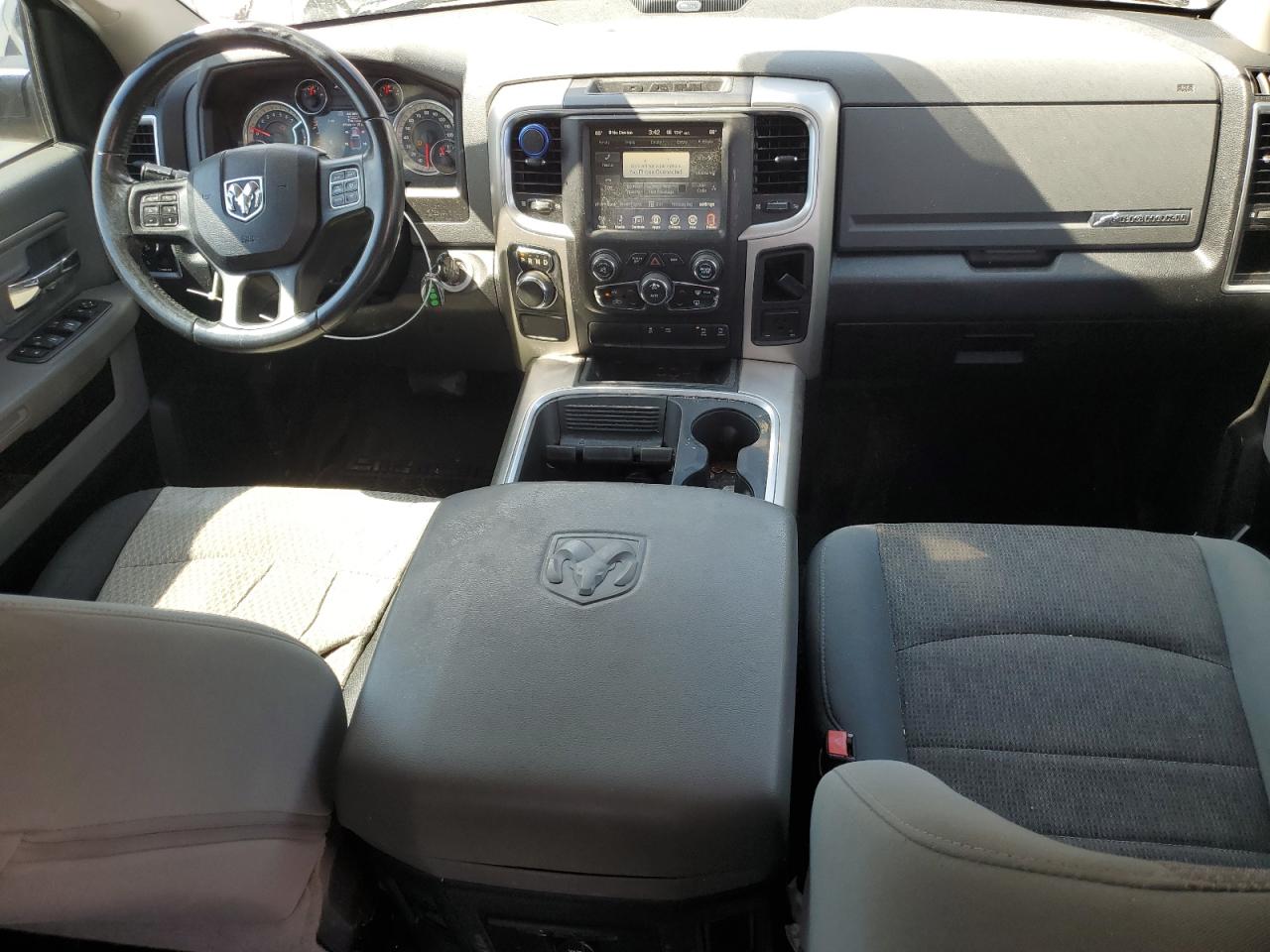 1C6RR6LT7HS525330 2017 Ram 1500 Slt