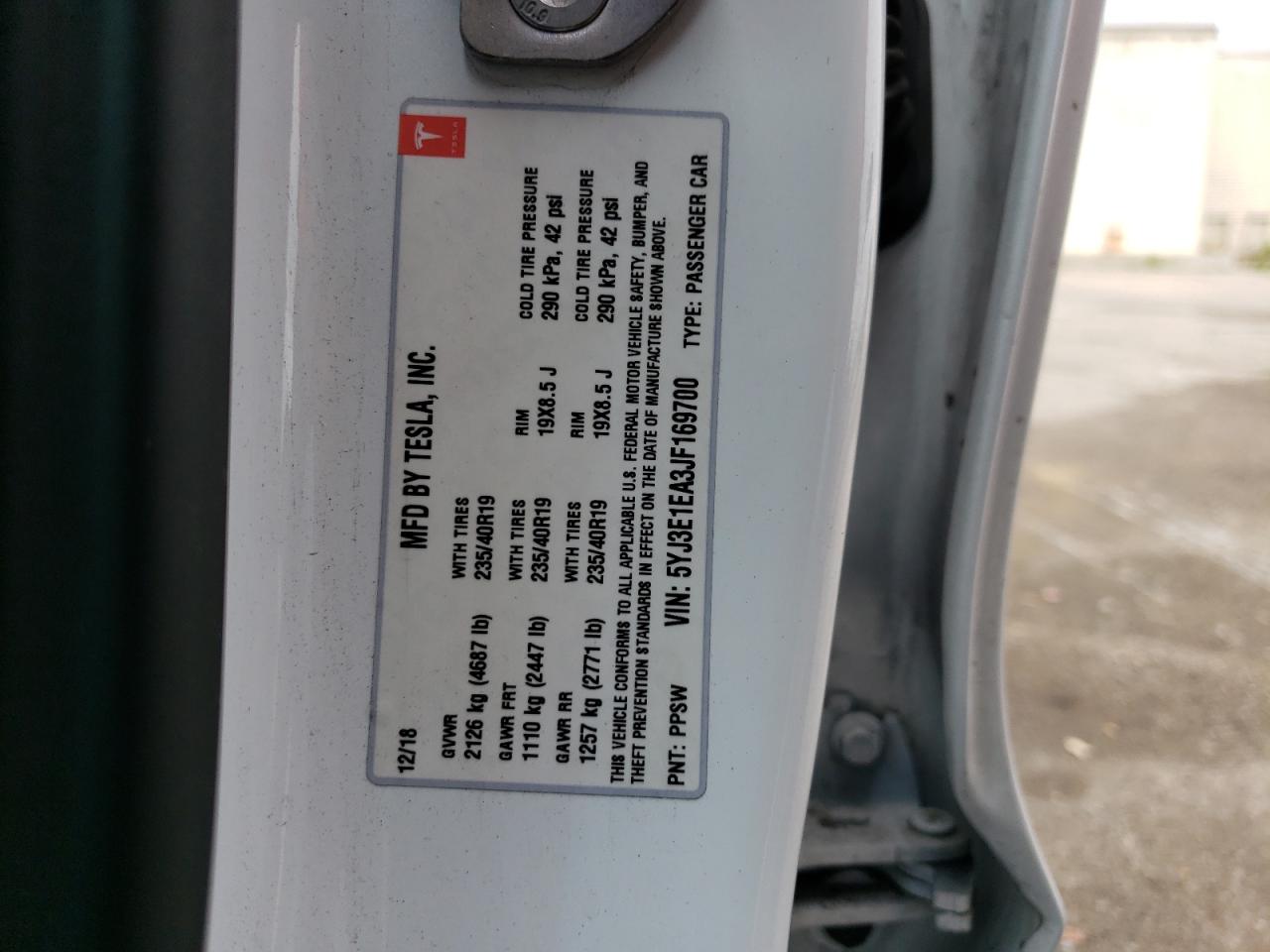 5YJ3E1EA3JF169700 2018 Tesla Model 3