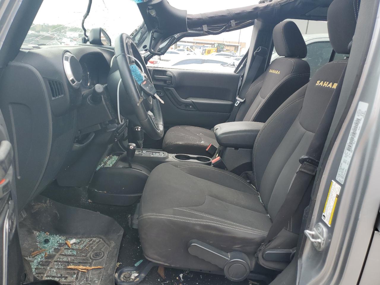 1C4BJWEGXFL691284 2015 Jeep Wrangler Unlimited Sahara