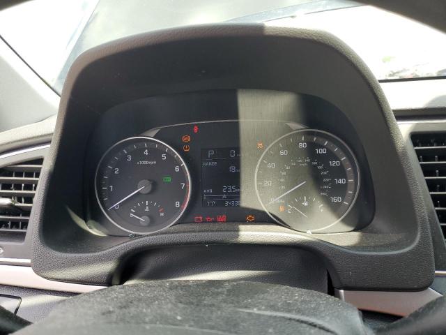 2018 Hyundai Elantra - Image 9