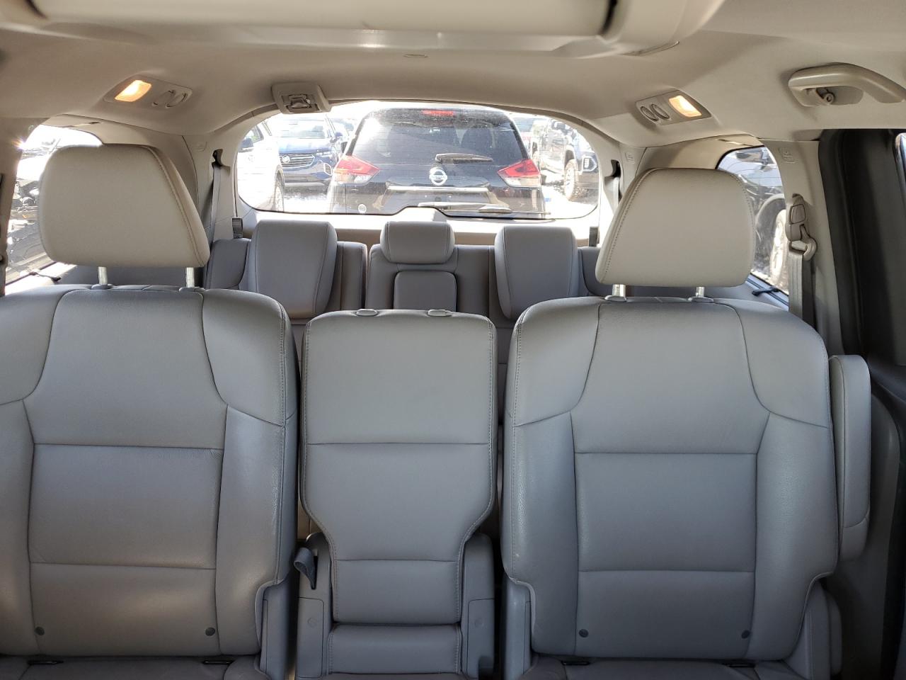 2014 Honda Odyssey Touring vin: 5FNRL5H9XEB102669