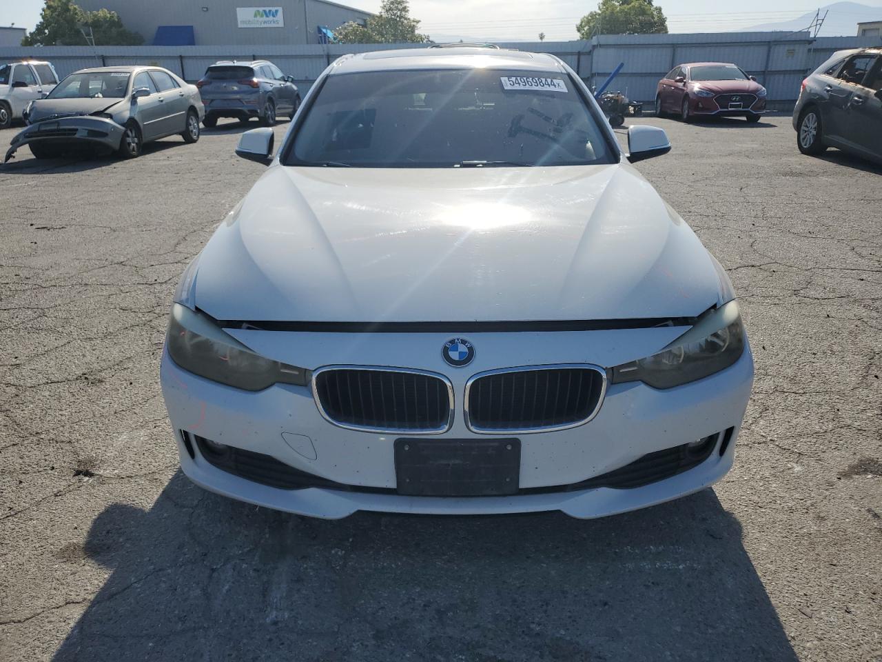 2014 BMW 320 I vin: WBA3B1G54ENS80155