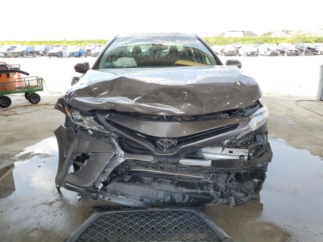 2018 Toyota Camry L VIN: 4T1B11HKXJU084318 Lot: 54419094