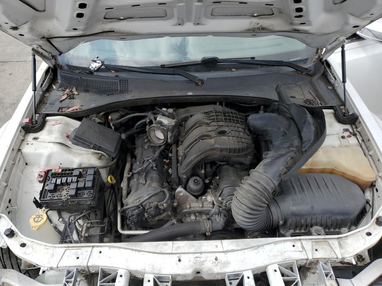 2C3CA5CG8BH564319 2011 Chrysler 300 Limited