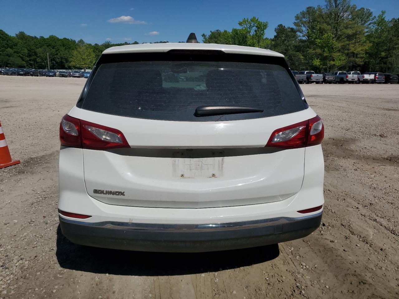 2GNAXHEVXJ6277872 2018 Chevrolet Equinox Ls