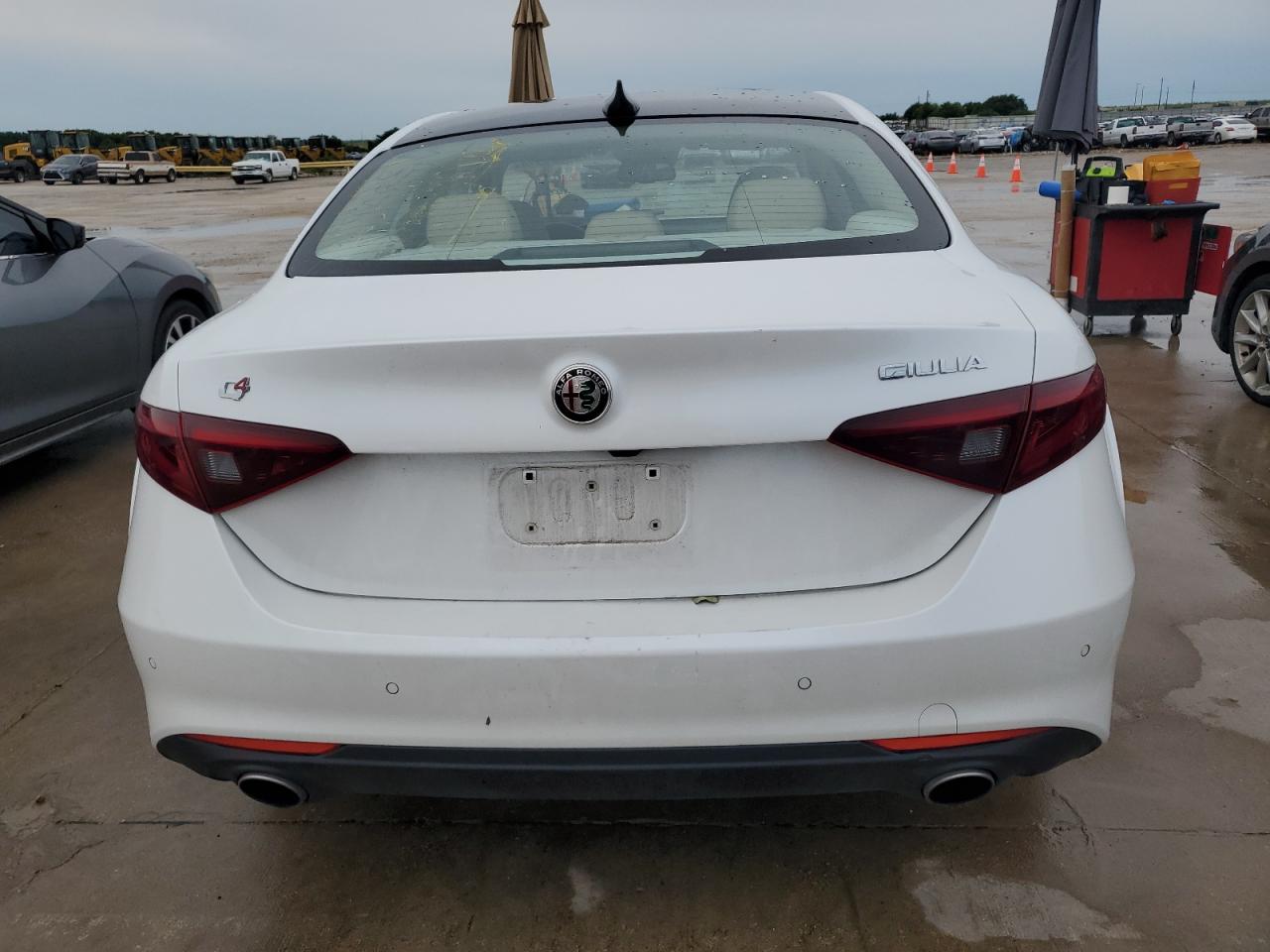 ZARFAEEN8H7549799 2017 Alfa Romeo Giulia Ti Q4
