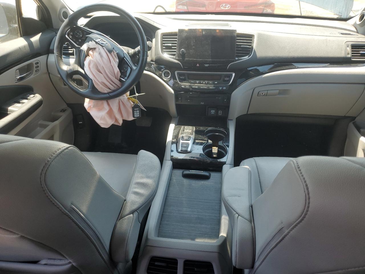 5FNYF5H95KB044744 2019 Honda Pilot Touring