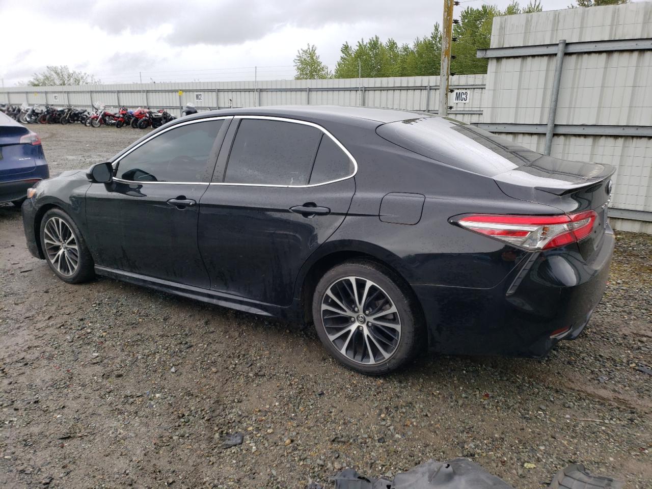 4T1B11HK4JU009324 2018 Toyota Camry L