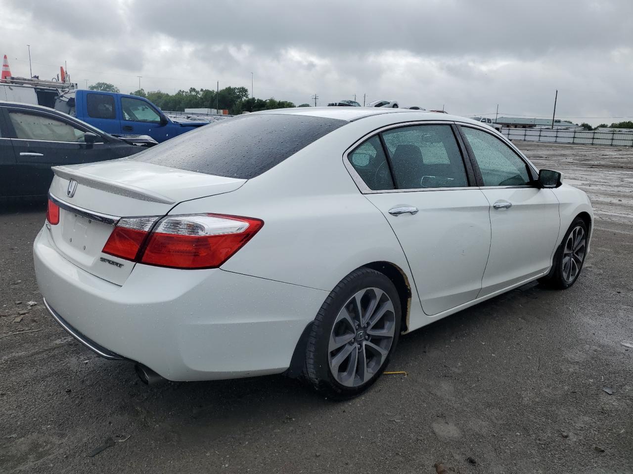 1HGCR2F57FA256710 2015 Honda Accord Sport