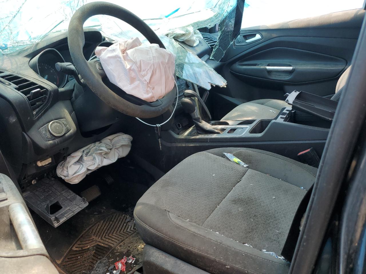 1FMCU0G94HUC53067 FORD ESCAPE 2017