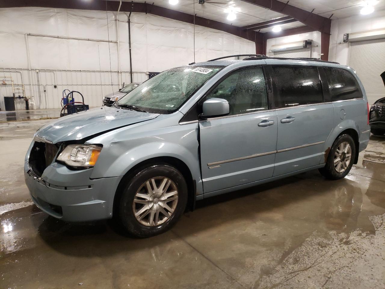 2A4RR5D18AR286811 2010 Chrysler Town & Country Touring