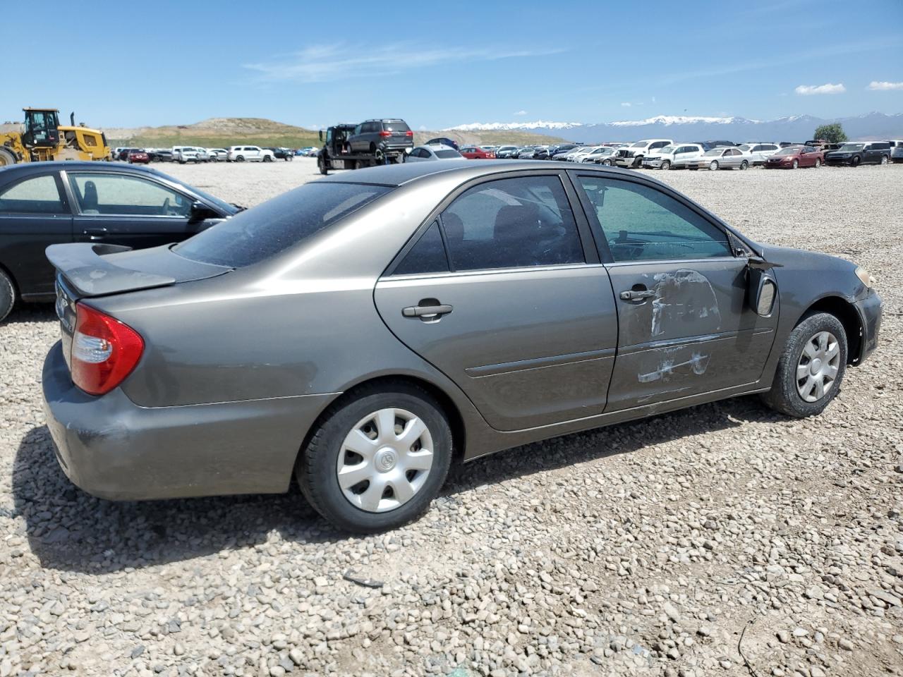 JTDBE32K040260981 2004 Toyota Camry Le