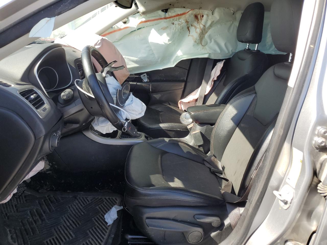 3C4NJCBB0KT843978 2019 Jeep Compass Latitude