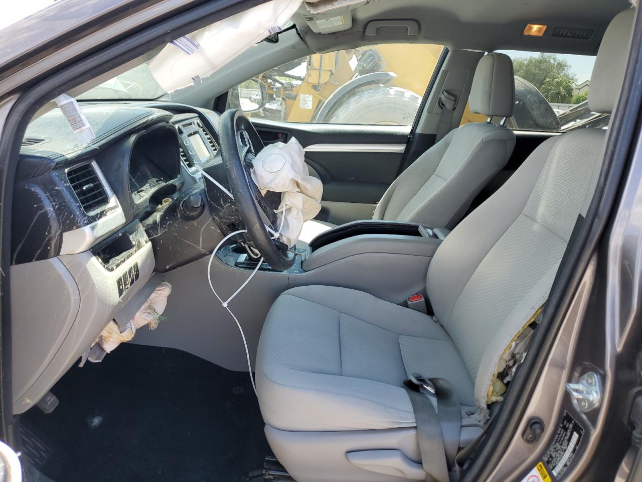 5TDBKRFH4GS257562 2016 Toyota Highlander Le