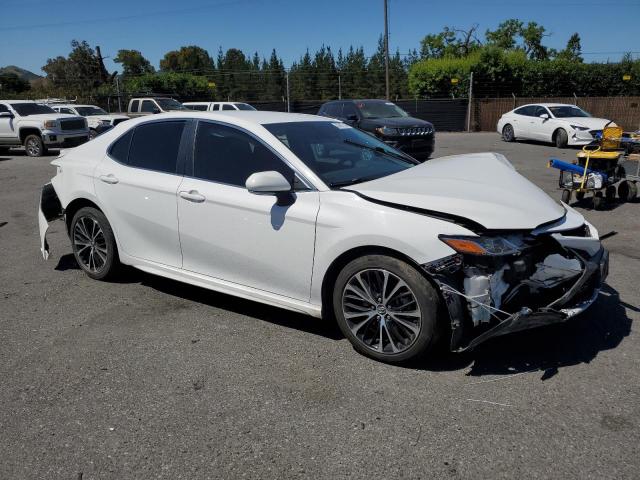 2018 Toyota Camry L VIN: 4T1B11HK1JU015856 Lot: 53987754