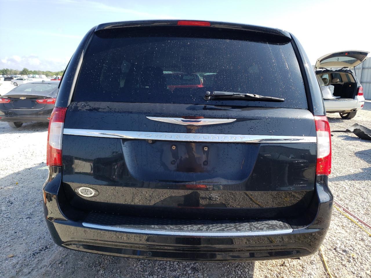 2C4RC1CG9CR118524 2012 Chrysler Town & Country Touring L