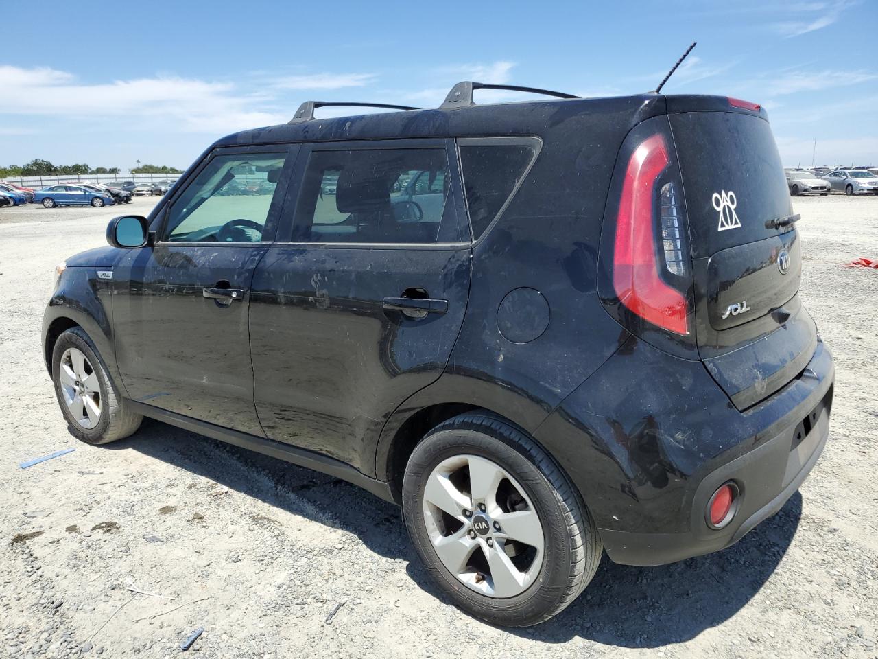 2018 Kia Soul vin: KNDJN2A20J7571403