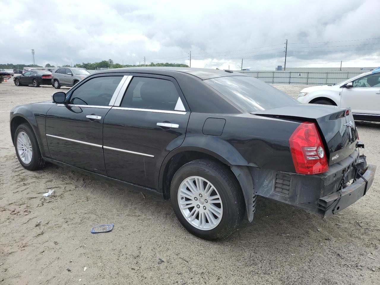 2C3CA5CV1AH300680 2010 Chrysler 300 Touring