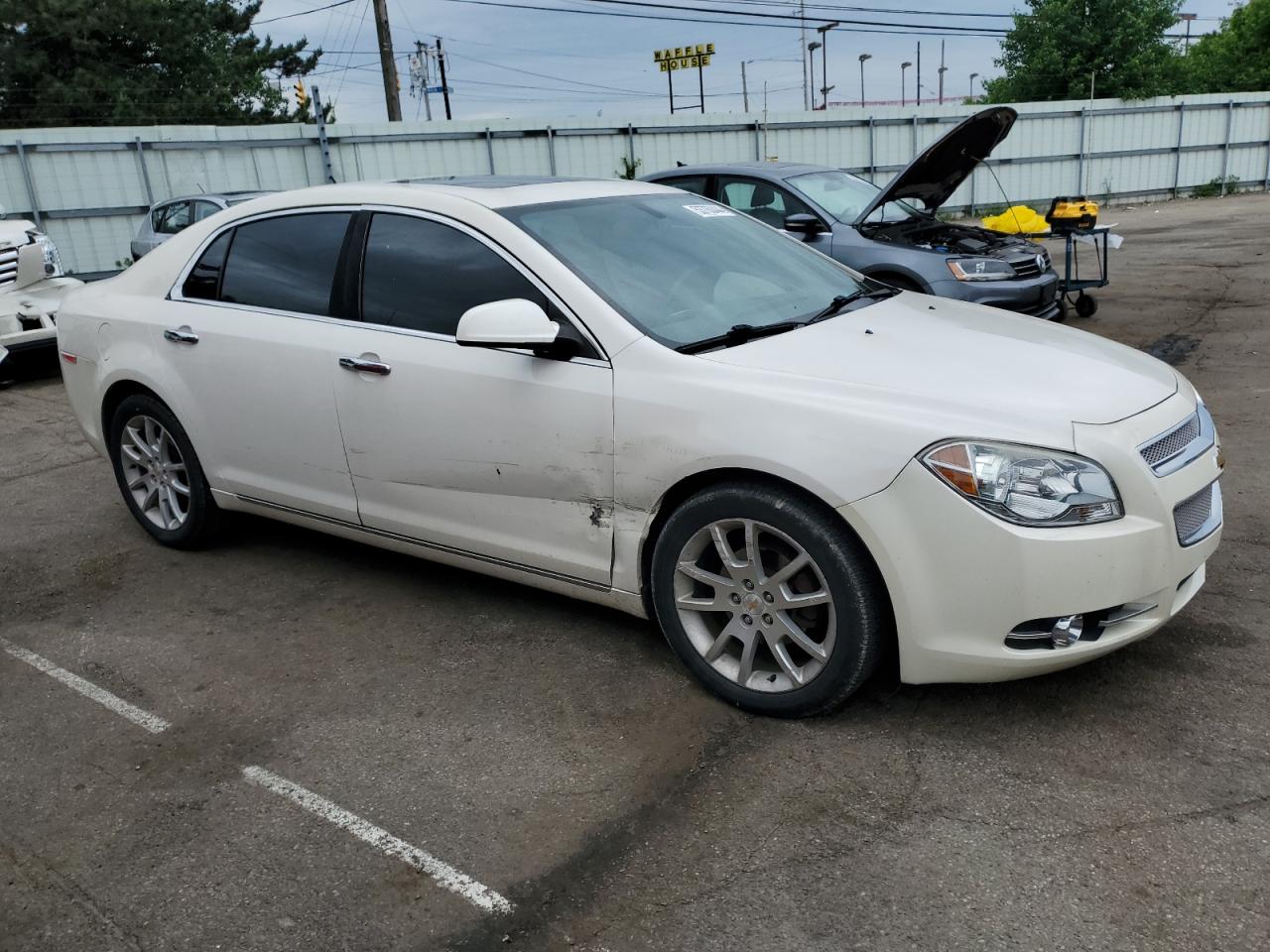 1G1ZE5E76BF352374 2011 Chevrolet Malibu Ltz