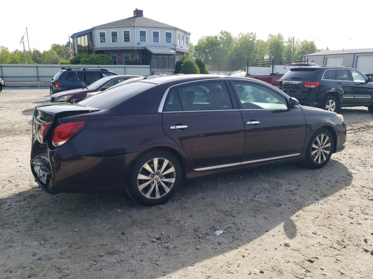 4T1BK3DB2BU399579 2011 Toyota Avalon Base