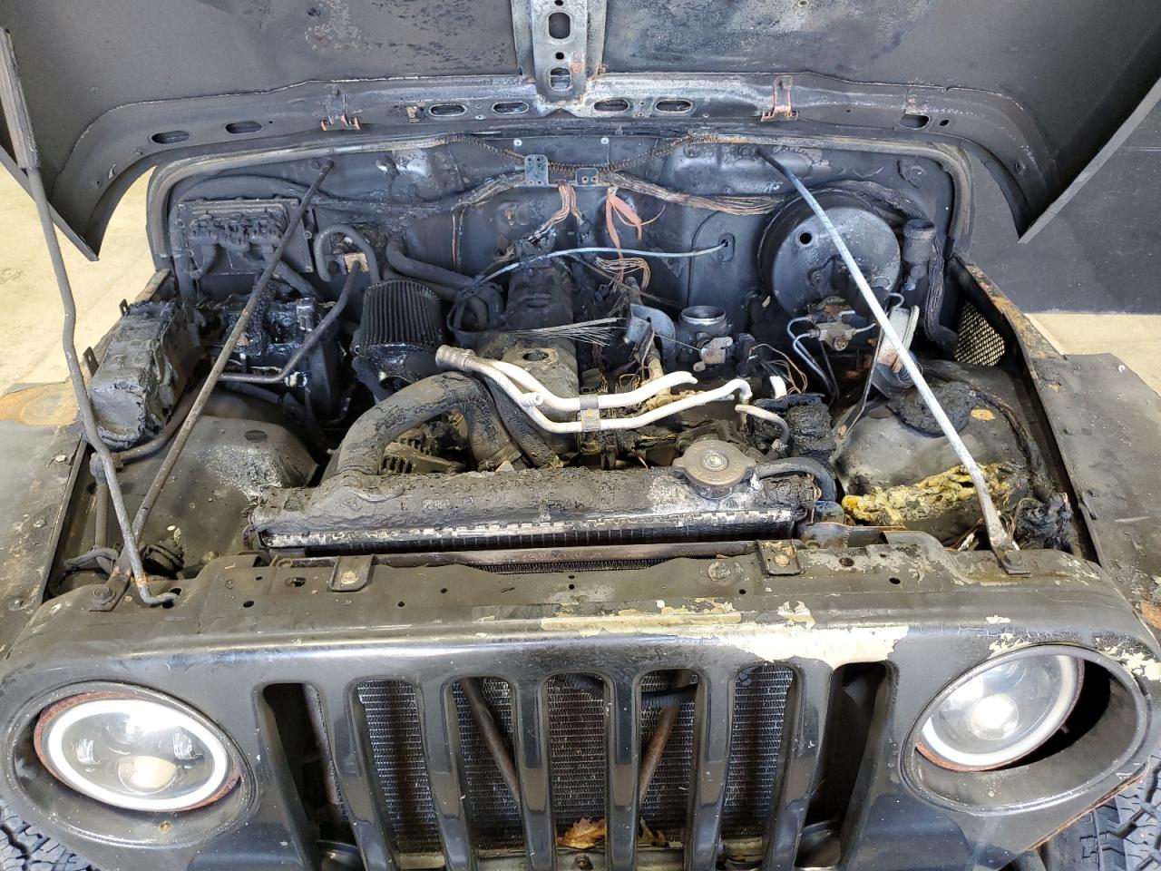 1J4FA59S74P711954 2004 Jeep Wrangler / Tj Sahara