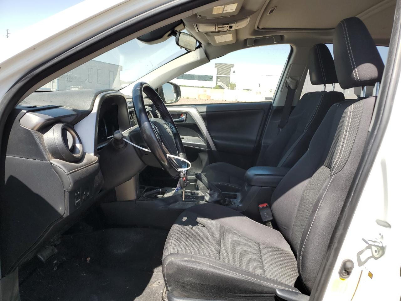 JTMWFREV8HJ109023 2017 Toyota Rav4 Xle