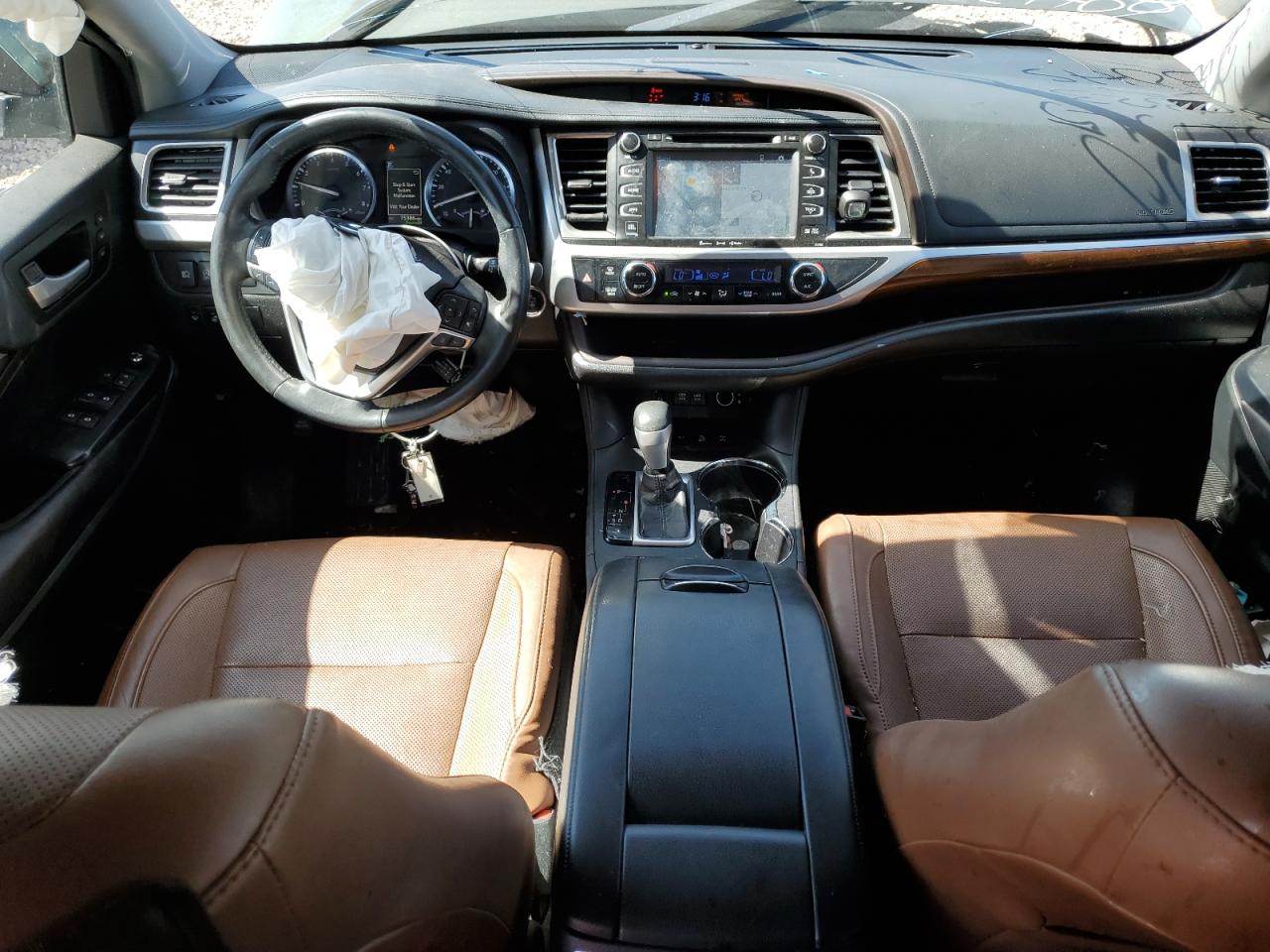 5TDDZRFH4HS460330 2017 Toyota Highlander Limited