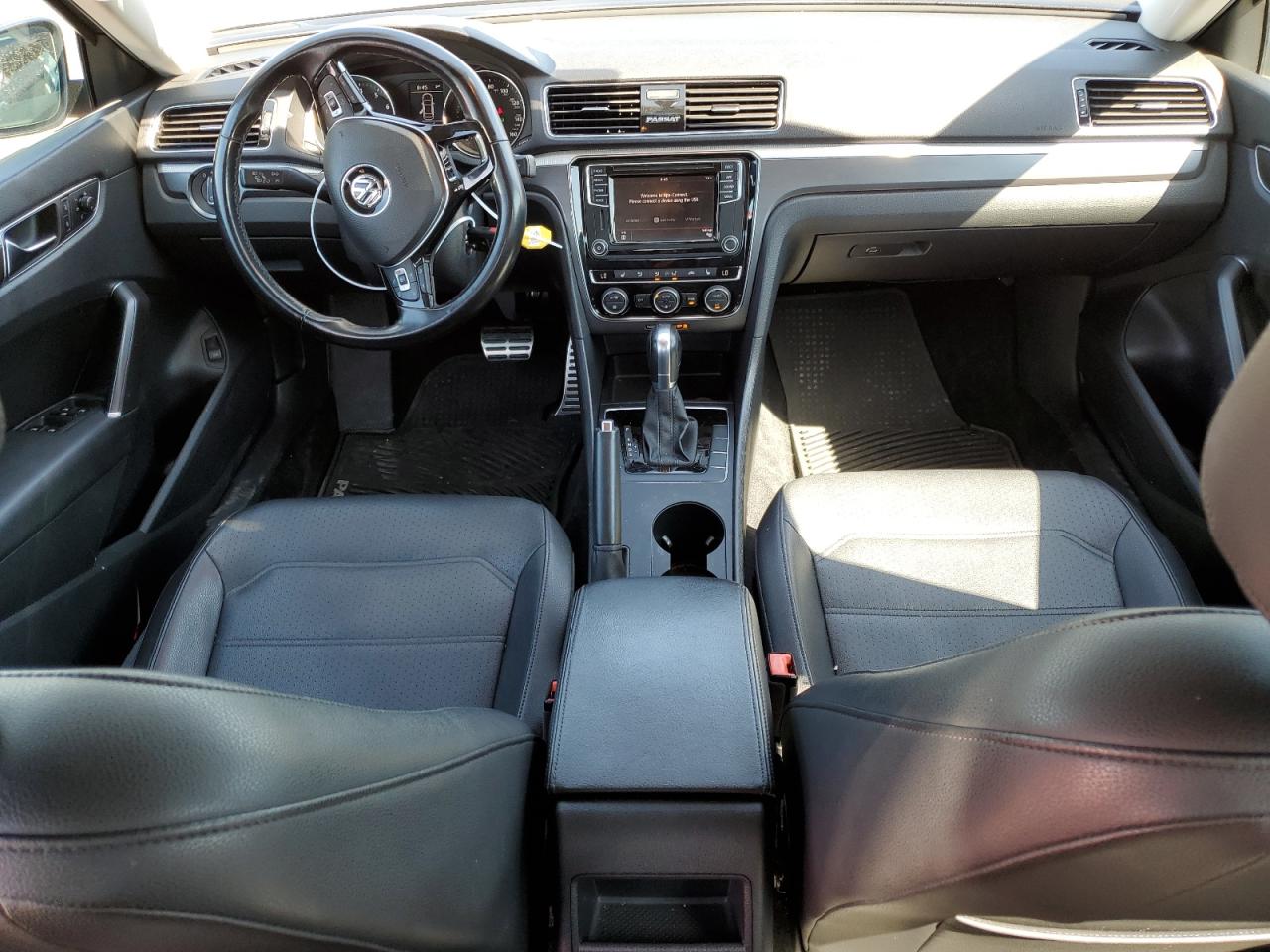 1VWAA7A32JC011307 2018 Volkswagen Passat S