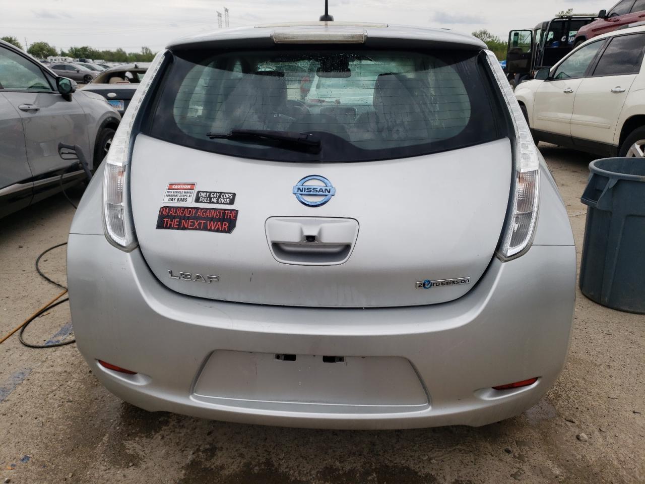 1N4AZ0CP9EC333733 2014 Nissan Leaf S