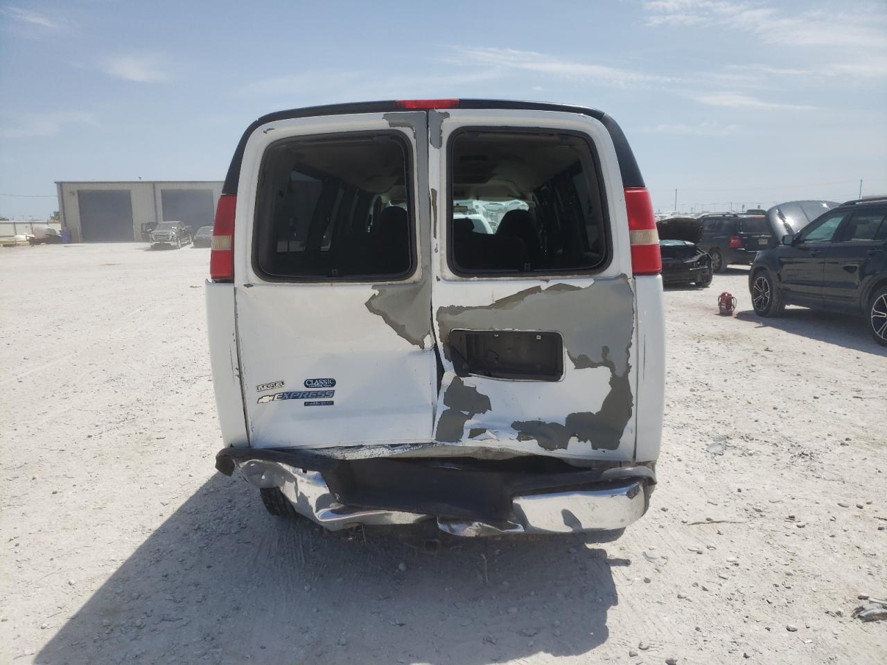 1GAZG1FG3B1153796 2011 Chevrolet Express G3500 Lt