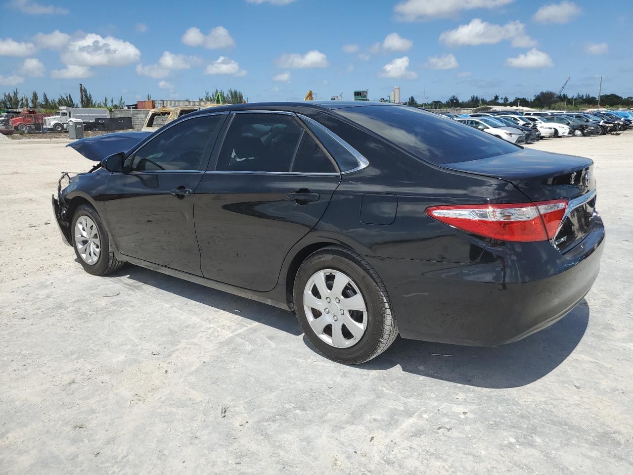 4T4BF1FK0GR572440 2016 Toyota Camry Le