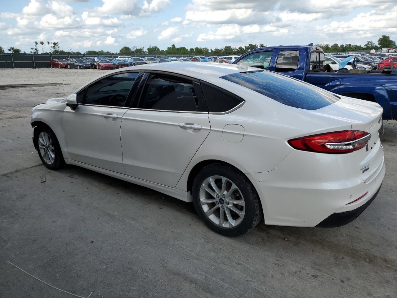 3FA6P0HD0LR188235 2020 Ford Fusion Se