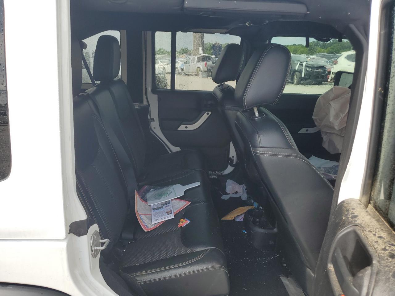 1C4BJWEG5FL614564 2015 Jeep Wrangler Unlimited Sahara