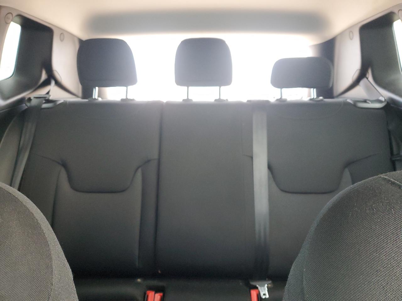 ZACCJAAB6JPH24092 2018 Jeep Renegade Sport